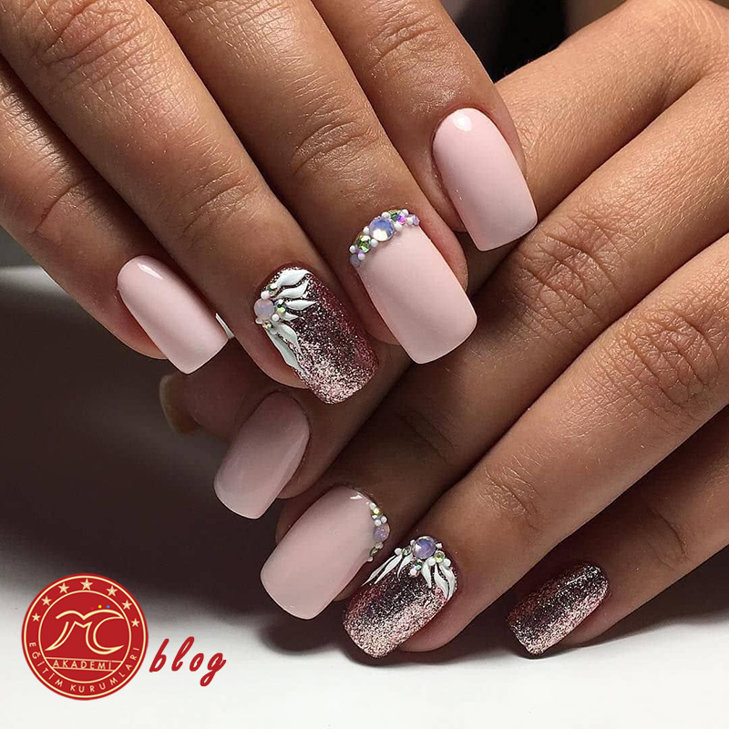 2022 Kış Manikür Modası 